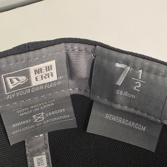 Lot Of 2 VGUC New Era NFL Carolina Panthers 59Fifty Fitted Hats Size 7 1/2 - Picture 14 of 14